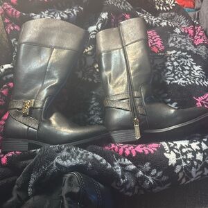 Girls MK boots never worn